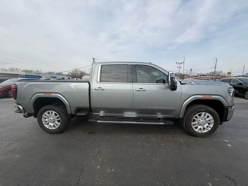 Used 2024 GMC Sierra 2500 SLT w/ SLT Premium Package image 2