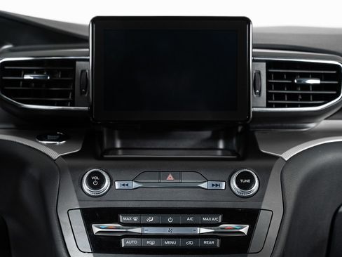 Used 2020 Ford Explorer XLT w/ Equipment Group 202A image 38