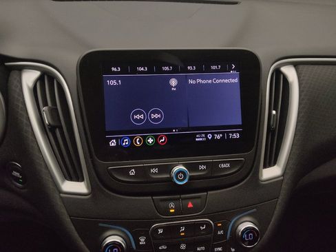 Used 2022 Chevrolet Malibu LT FWD image 25