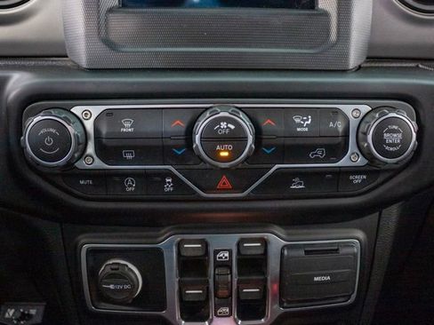 Used 2021 Jeep Wrangler Unlimited Willys image 17