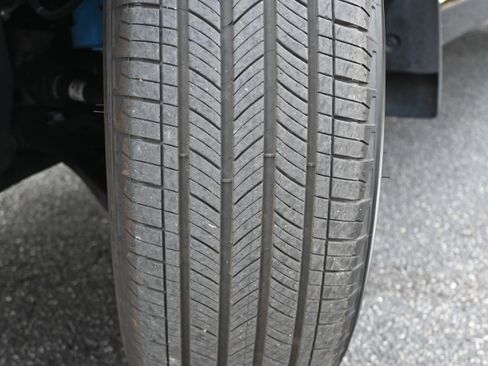 Used 2024 Toyota RAV4 SE image 12