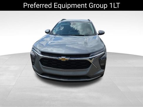 Used 2024 Chevrolet Trax LT w/ Driver Confidence Package FWD image 11