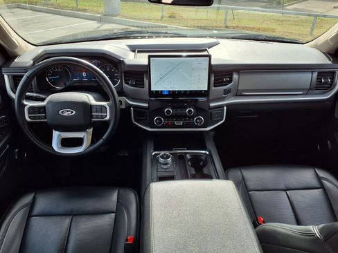 Used 2024 Ford Expedition Max XLT image 9