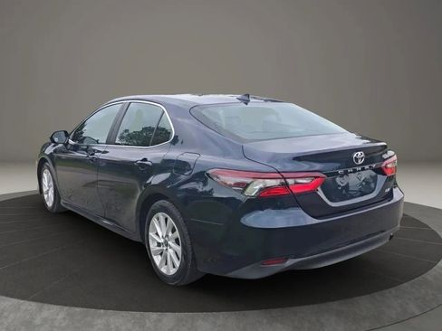 Used 2021 Toyota Camry LE FWD image 5