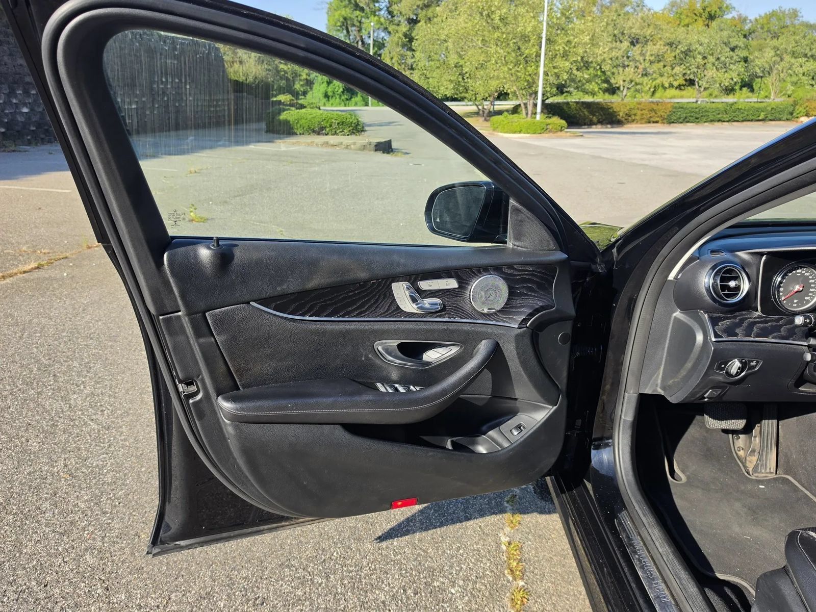 Used 2017 Mercedes-Benz E 300 4MATIC image 13