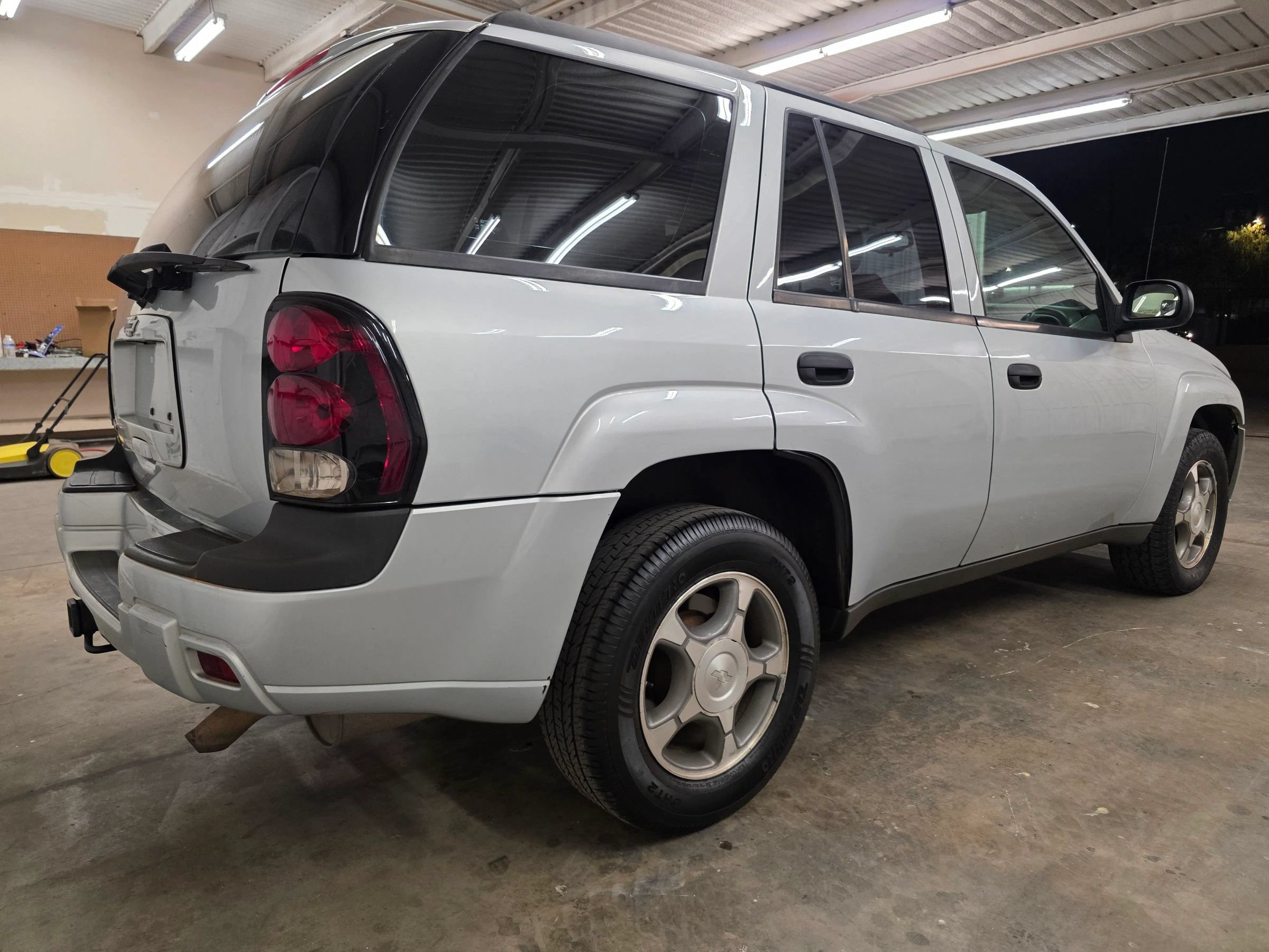 Used 2008 Chevrolet TrailBlazer 4WD w/ Off-Road Package image 3