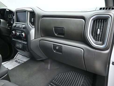 Used 2022 Chevrolet Silverado 1500 LT image 39