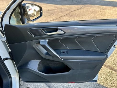 Used 2023 Volkswagen Tiguan SE R-Line image 21