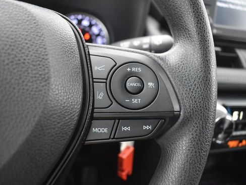 Used 2022 Toyota RAV4 LE AWD/4WD image 17