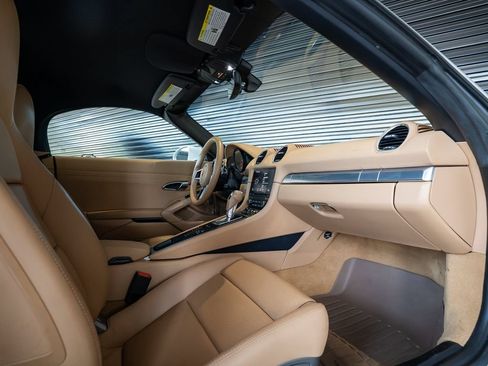 Certified 2017 Porsche 718 Boxster RWD image 27