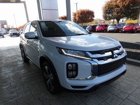 New 2025 Mitsubishi Outlander Sport SE image 3