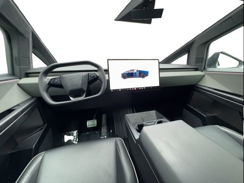 Used 2025 Tesla Cybertruck AWD Crew Cab image 18