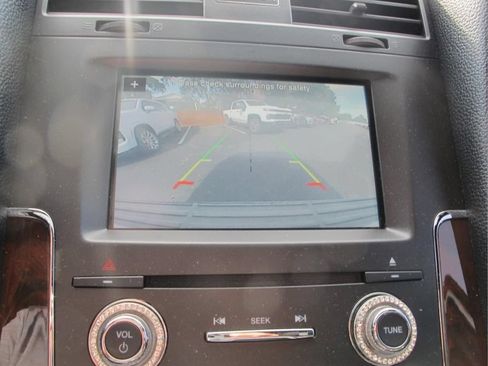 Used 2016 Lincoln Navigator Select RWD image 17