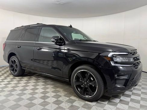 Used 2023 Ford Expedition Limited AWD/4WD image 7