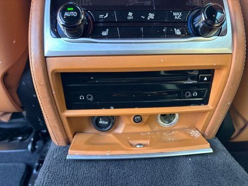 Used 2018 BMW 750i image 27