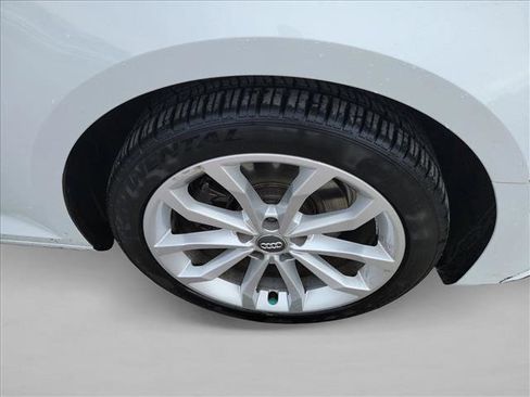 Used 2019 Audi A4 2.0T Premium w/ Convenience Package image 10