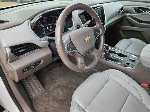 Used 2021 Chevrolet Traverse LT w/ LT Premium Package image 10
