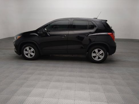 Used 2020 Chevrolet Trax LS FWD image 3