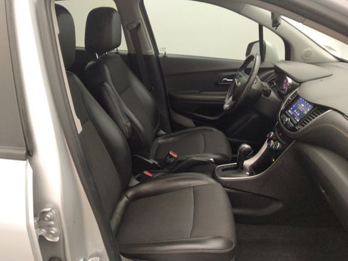 Used 2021 Chevrolet Trax LT w/ Sport Edition FWD image 21