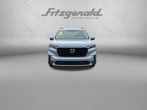 Used 2025 Honda Pilot Touring image 2