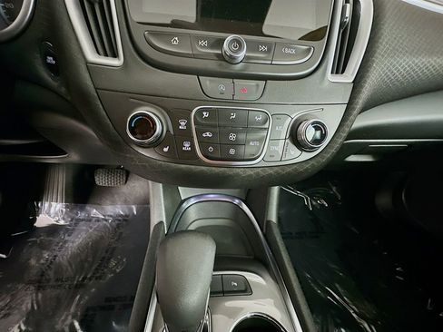 Used 2024 Chevrolet Malibu LT image 39