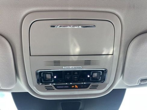 Certified 2025 Lincoln Aviator AWD image 39