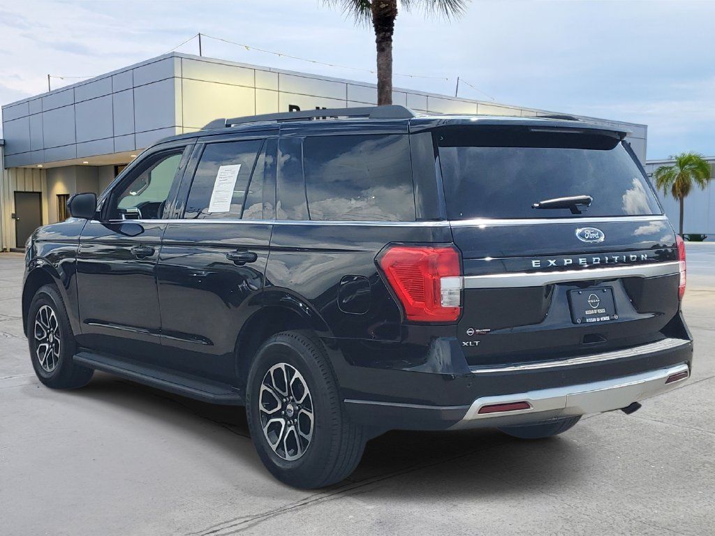 Used 2024 Ford Expedition XLT AWD/4WD image 3
