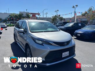 Used 2023 Toyota Sienna LE FWD video 1