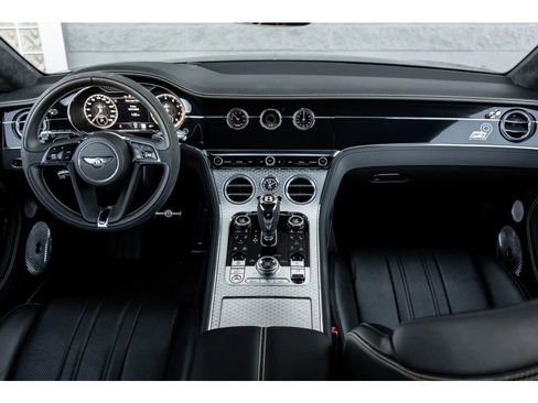 Used 2020 Bentley Continental GT image 4