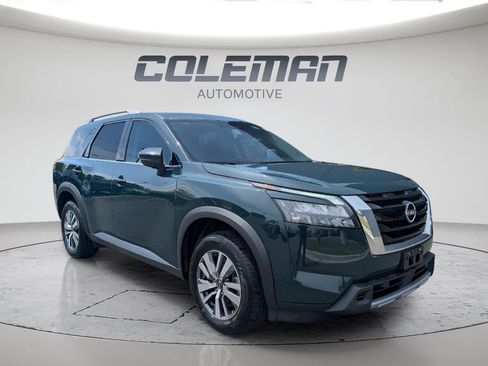 Used 2025 Nissan Pathfinder SL AWD/4WD image 3