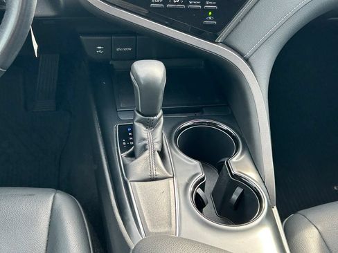 Used 2019 Toyota Camry SE FWD image 20