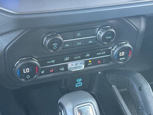 New 2025 Ford Bronco Badlands w/ Sasquatch Package image 21