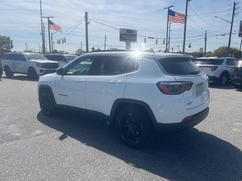 Used 2022 Jeep Compass Latitude w/ Sun and Sound Group image 5