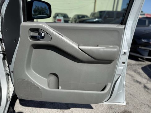 Used 2014 Nissan Frontier Desert Runner image 25