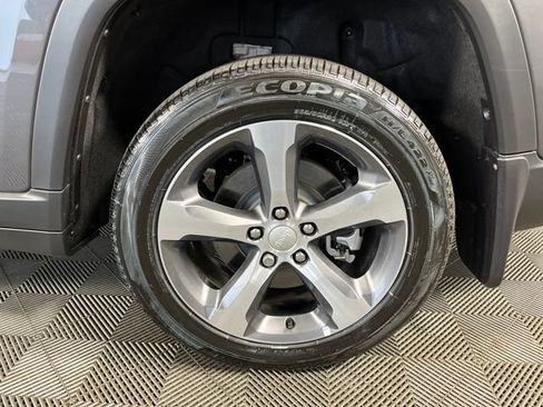 Used 2026 Jeep Grand Cherokee L Limited w/ MOPAR Finishing Package AWD/4WD image 9