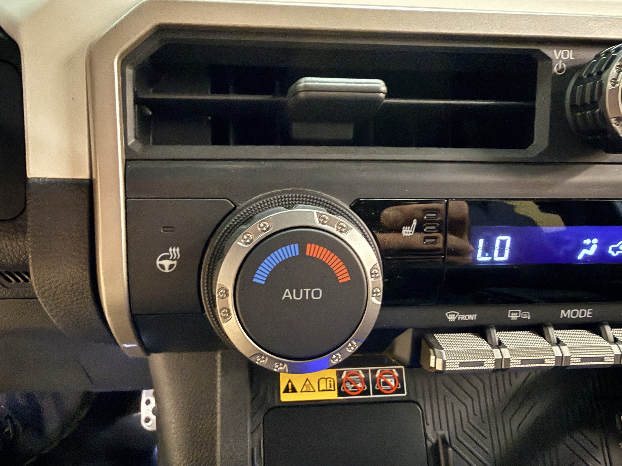 Used 2024 Toyota Tacoma TRD Sport w/ TRD Sport Upgrade Package AWD/4WD image 35