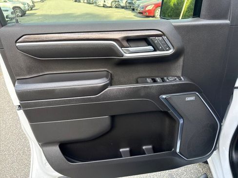 Used 2022 Chevrolet Silverado 1500 LTZ w/ LTZ Premium Package image 20