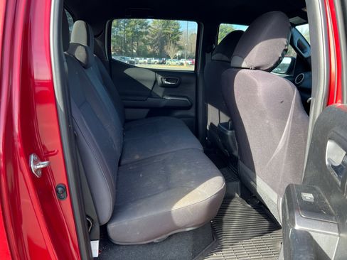 Used 2019 Toyota Tacoma TRD Off-Road image 27