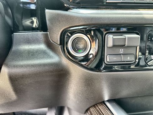 Certified 2025 Chevrolet Silverado 1500 LT Trail Boss w/ Convenience Package II image 17