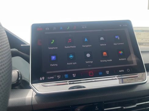 New 2025 Volkswagen GTI SE FWD image 17