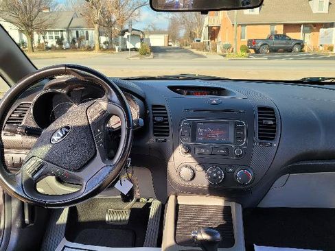 Used 2015 Kia Forte EX w/ UVO Package W/17" Alloys image 13