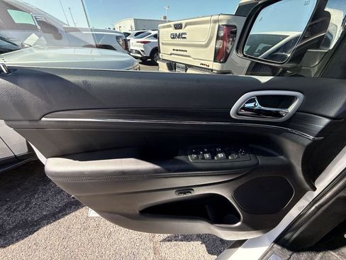 Used 2022 Jeep Grand Cherokee Limited image 29