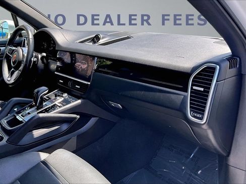 Used 2022 Porsche Cayenne AWD/4WD image 26