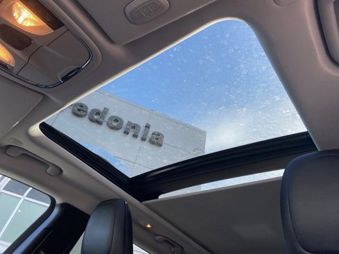 Used 2022 Jeep Cherokee Limited image 22