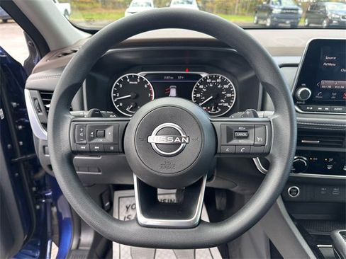 Used 2023 Nissan Rogue S image 12