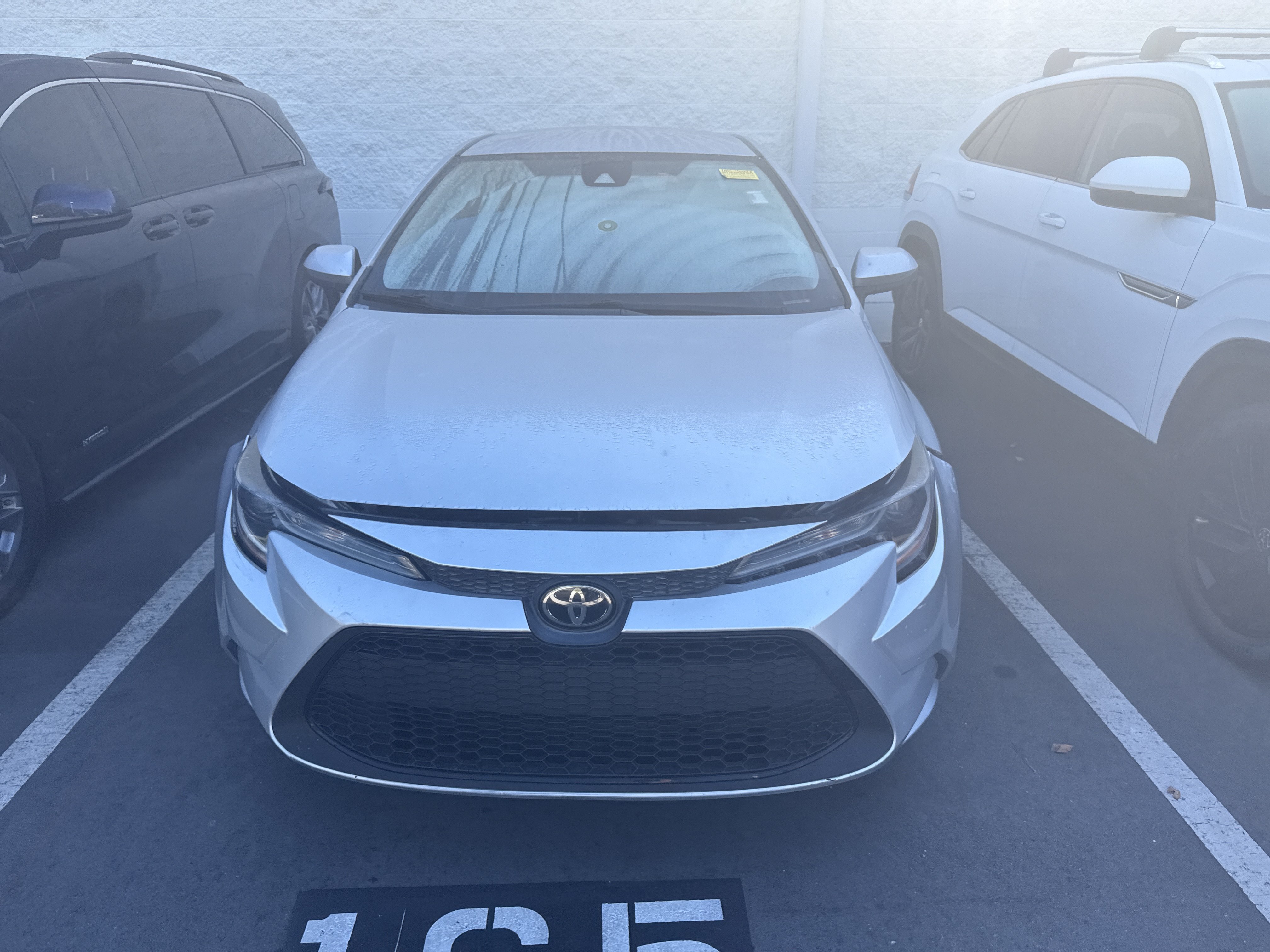 Used 2021 Toyota Corolla LE FWD image 2