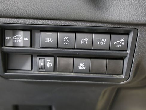 Used 2023 Toyota Tundra Limited image 25