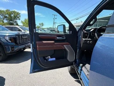 New 2026 GMC Sierra 2500 Denali Ultimate AWD/4WD image 12