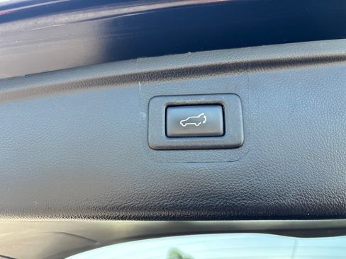 Used 2017 Subaru Outback 3.6R Limited AWD/4WD image 39