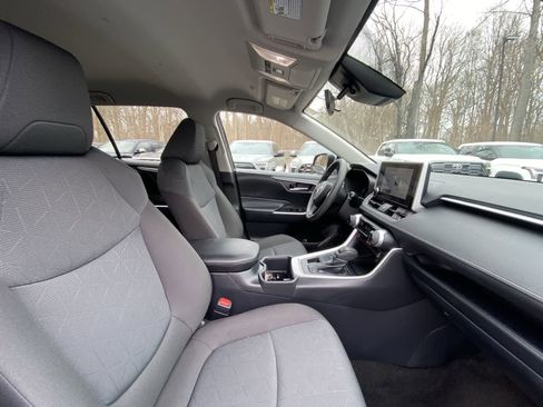 Used 2025 Toyota RAV4 XLE image 23